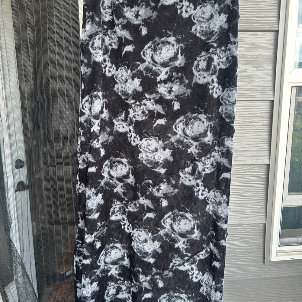 Chic Black and Gray Floral Maxi Skirt